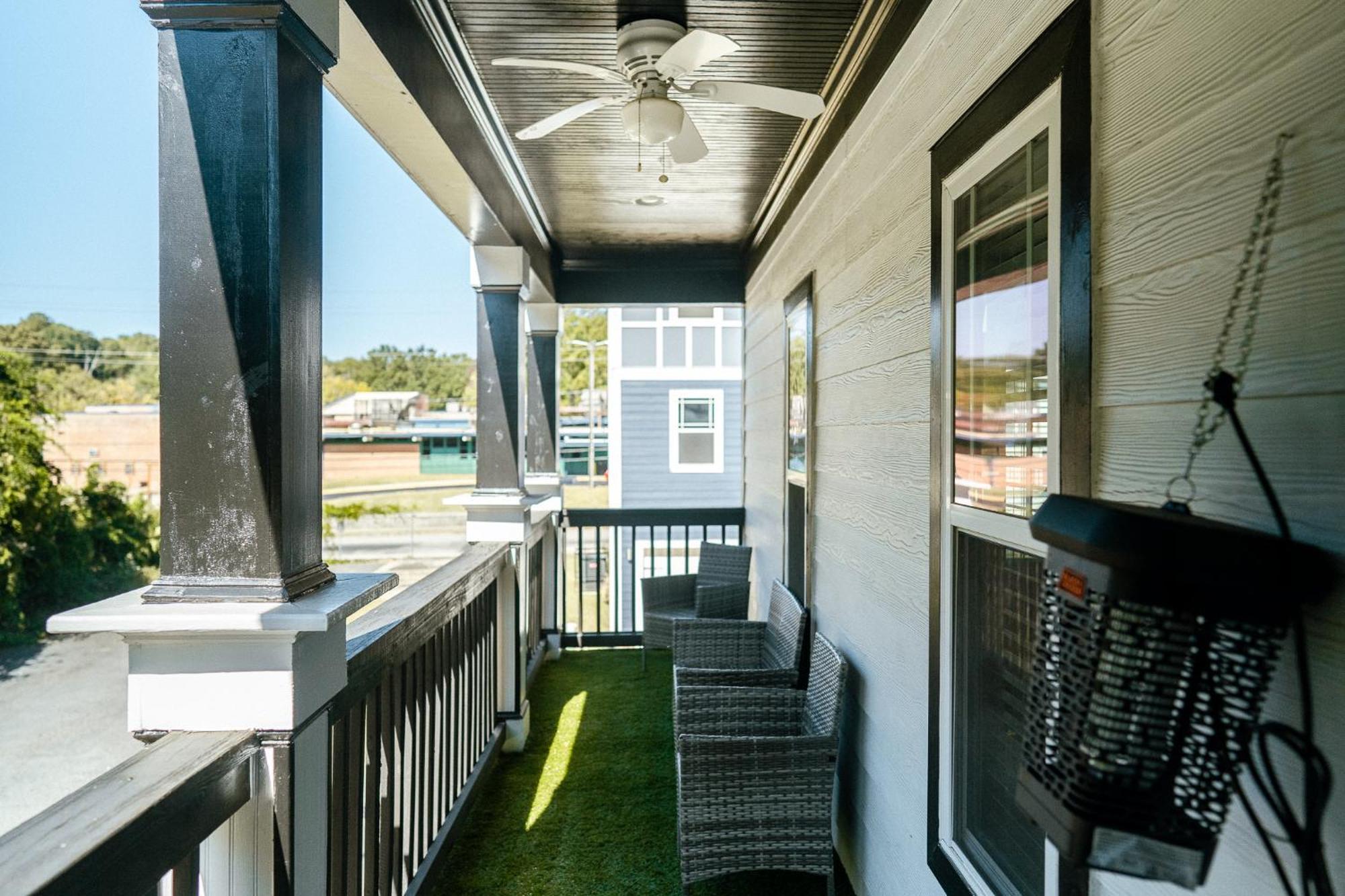 Enjoy This Mini-Mansion Near Downtown And The Airport! アトランタ エクステリア 写真