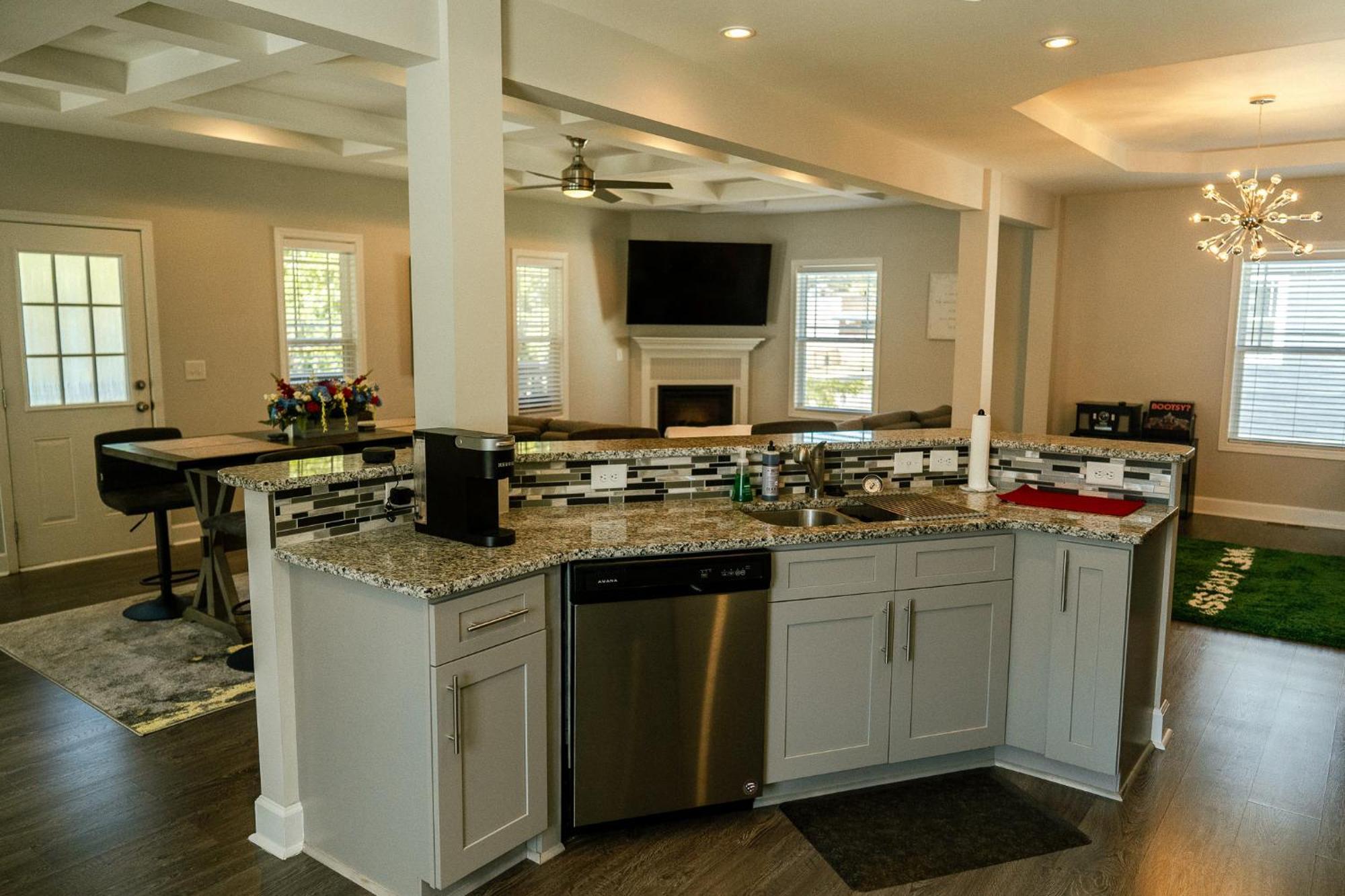 Enjoy This Mini-Mansion Near Downtown And The Airport! アトランタ エクステリア 写真